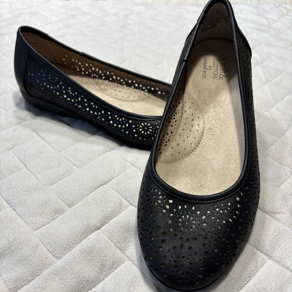 Croft & Barrow Black Perforated Ballet Flats Ortholite – Women’s 7 M